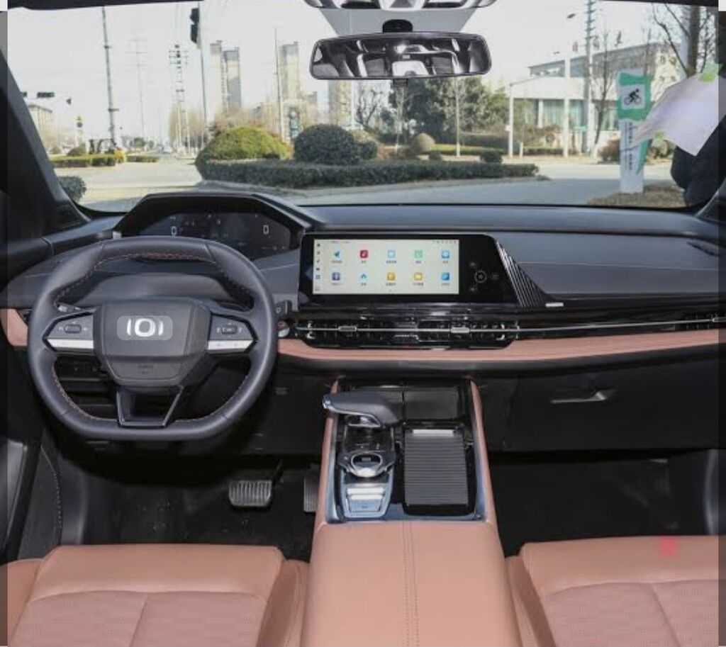 Changan Qiyuan Q05: 2023 г., 1.5 л, Автомат, Гибрид, Кроссовер: фото 3