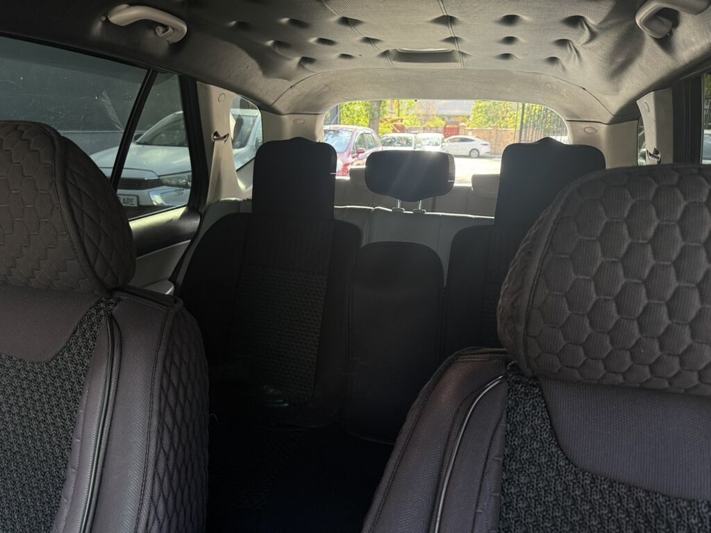 Kia Carens: 2008 г., 2 л, Автомат, Газ, Минивэн: фото 6