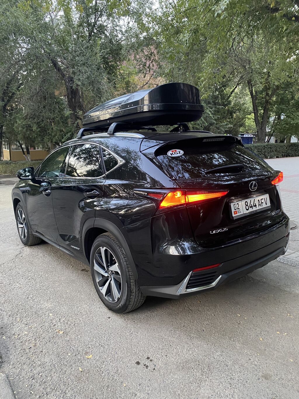 Lexus NX: 2018 г., 2.5 л, Автомат, Бензин, Кроссовер: фото 2