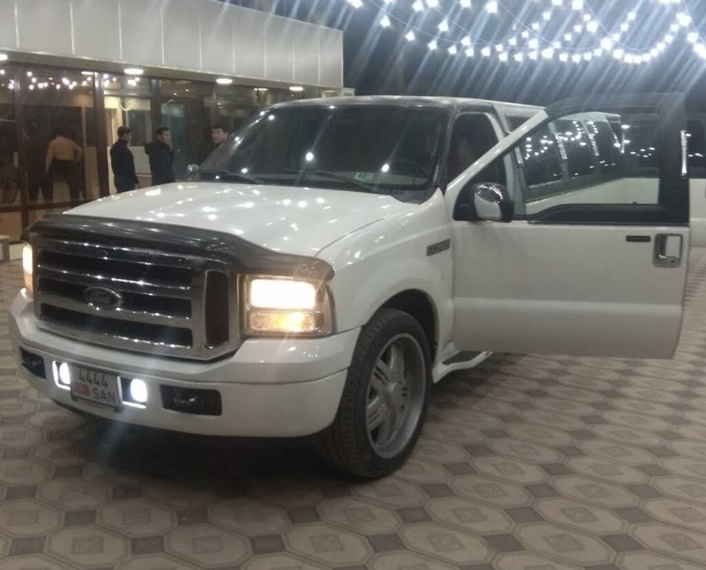 Ford Excursion: 2005 г., 6.8 л, Автомат, Бензин, Универсал: фото 3