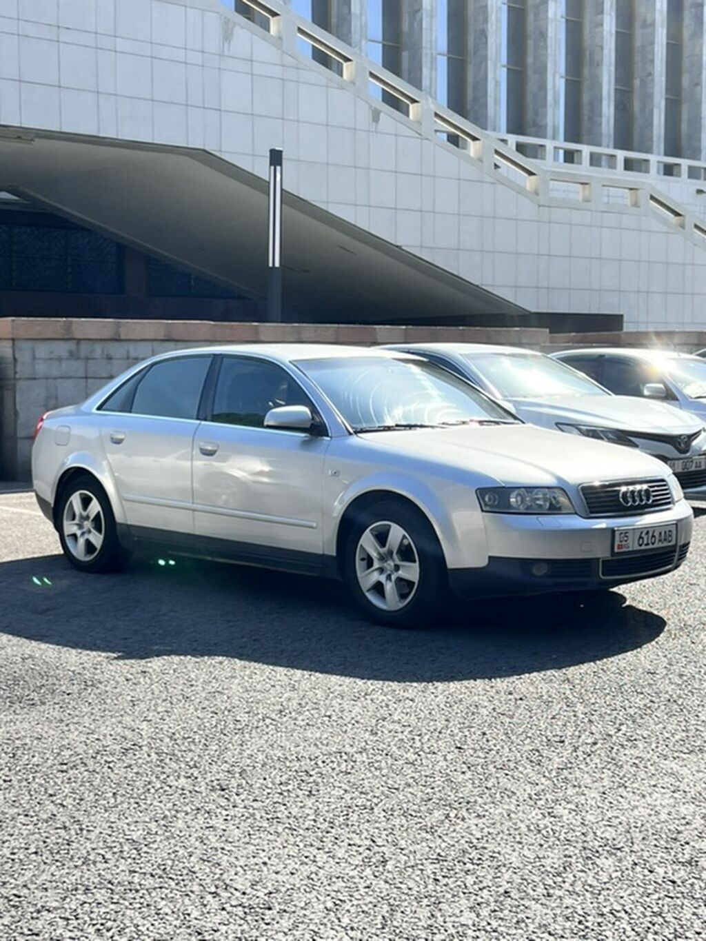 Audi A4: 2002 г., 1.8 л, Механика, Бензин, Седан: фото 3
