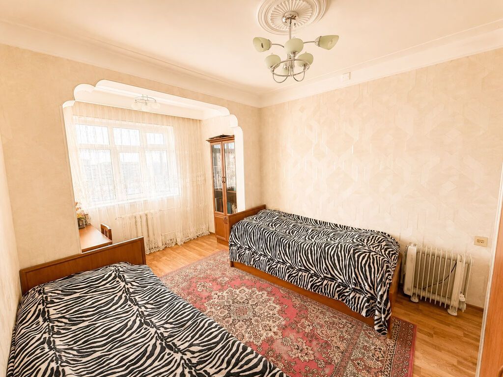 Bakı, Bakıxanov qəs., 3 otaqlı, Köhnə tikili, 85 kv. m