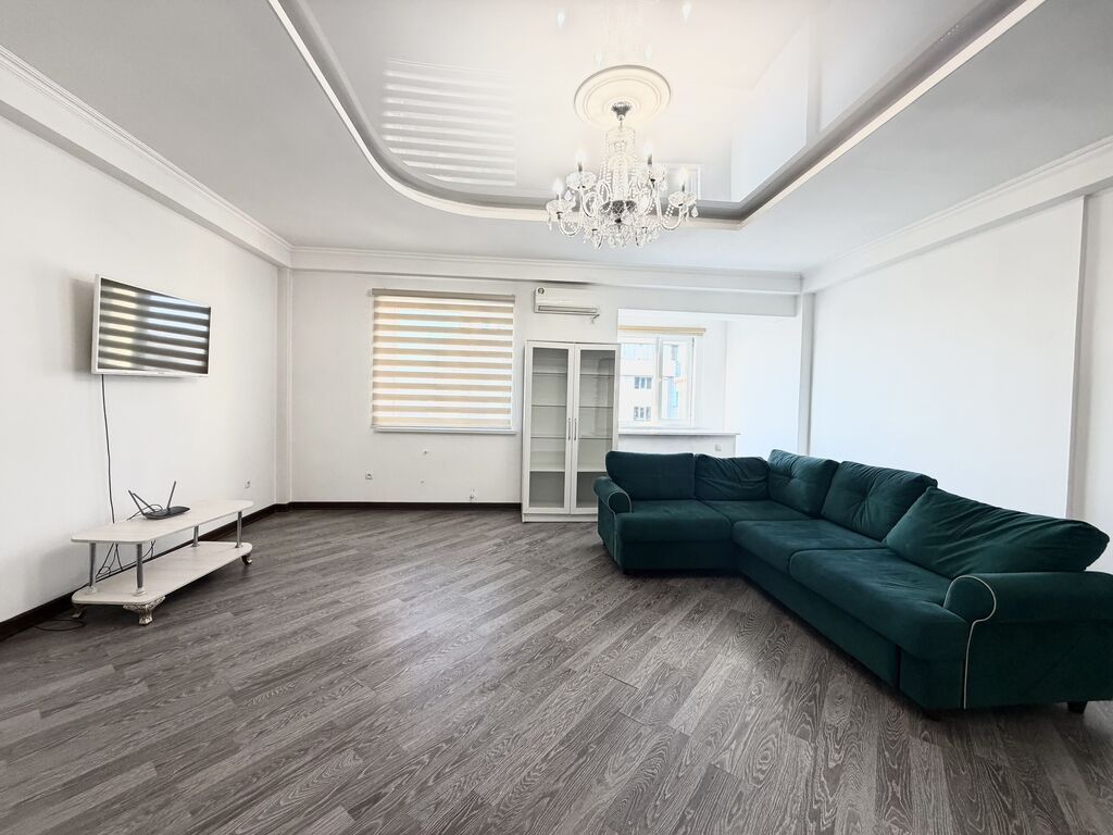 3 комнаты, 130 м², Элитка, 9 этаж, Косметический ремонт: фото 3