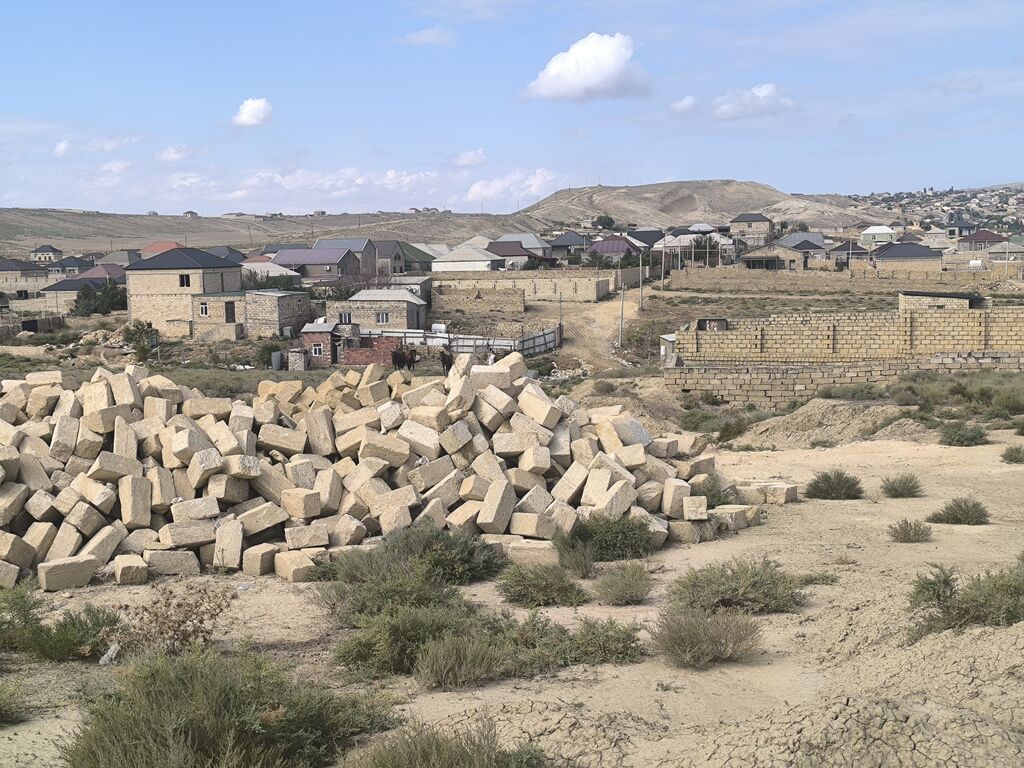 1 sot, Tikinti, Bələdiyyə