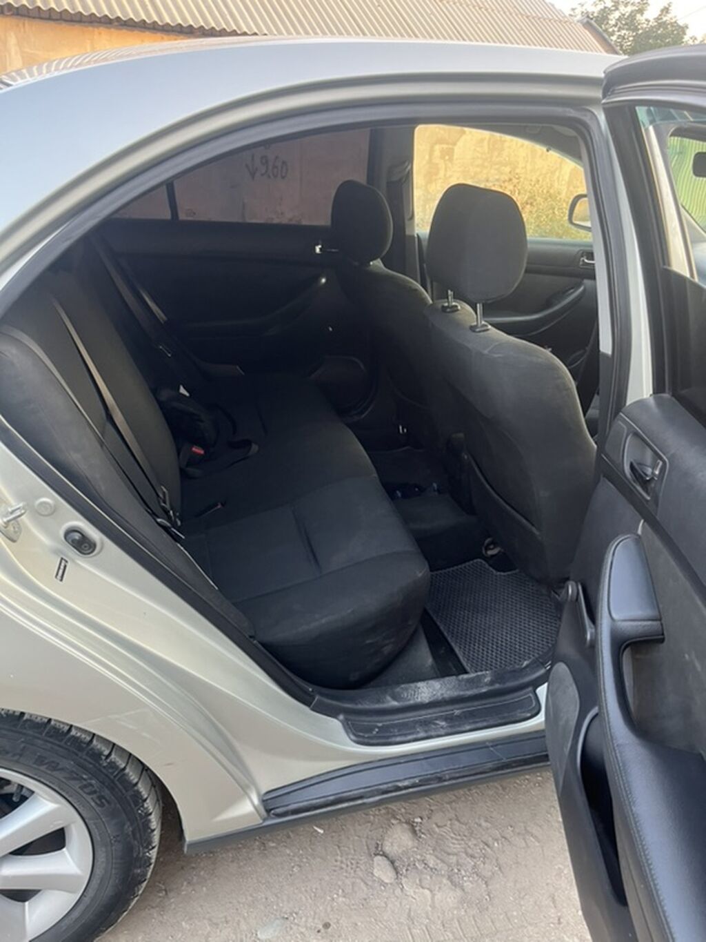 Toyota Avensis: 2005 г., 1.8 л, Автомат, Бензин, Седан: фото 8