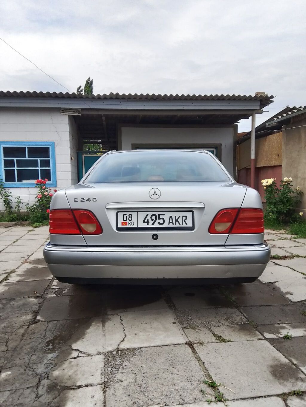 Mercedes-Benz E-Class: 1998 г., 2.4 л, Механика, Бензин, Седан: фото 1