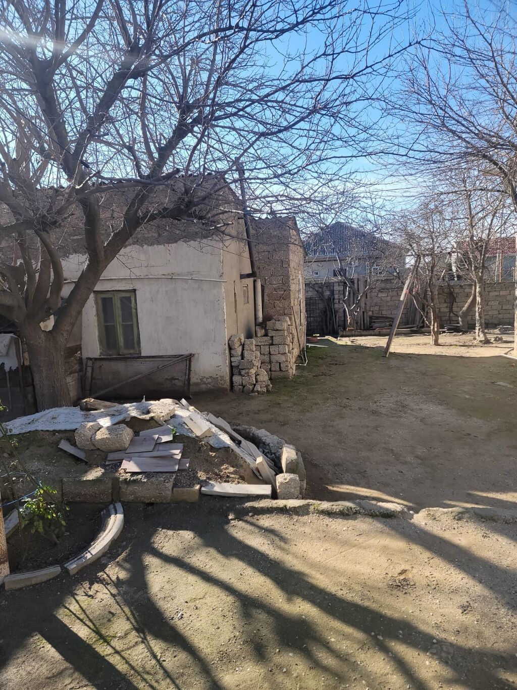 Satış üçün həyət evi və torpaq sahəsi Binə savxozda məçitddən yuxarı