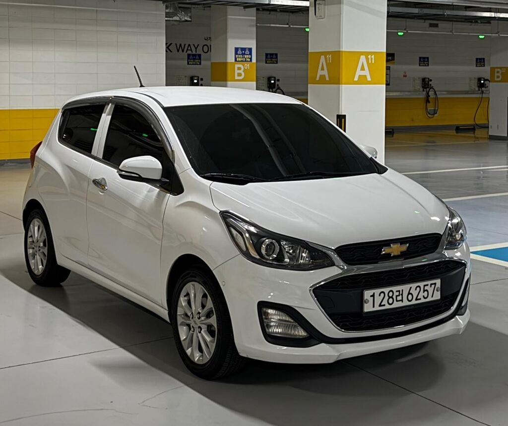 Chevrolet Spark: 2020 г., 1 л, Автомат, Бензин, Хэтчбэк: фото 3