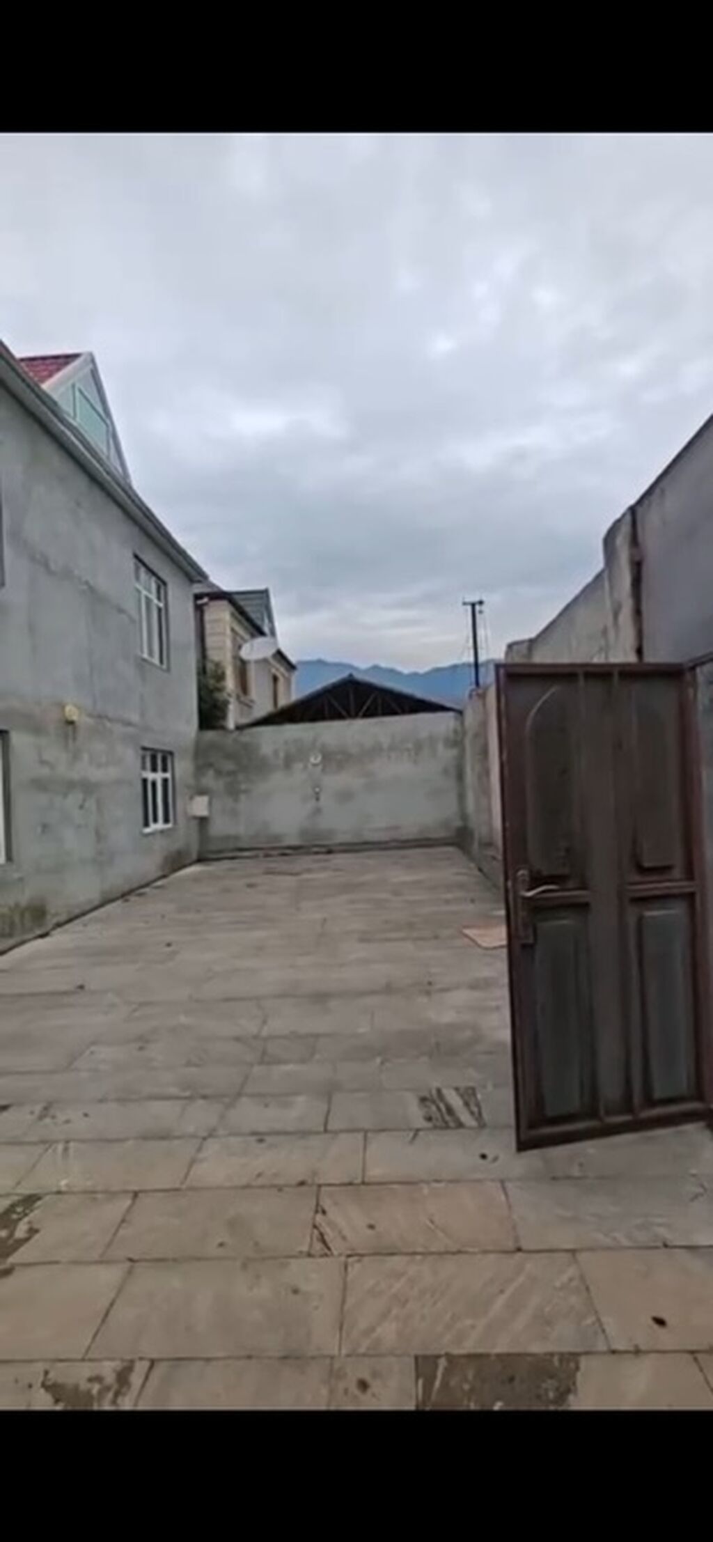 6 otaqlı, 350 kv. m, Yeni təmirli