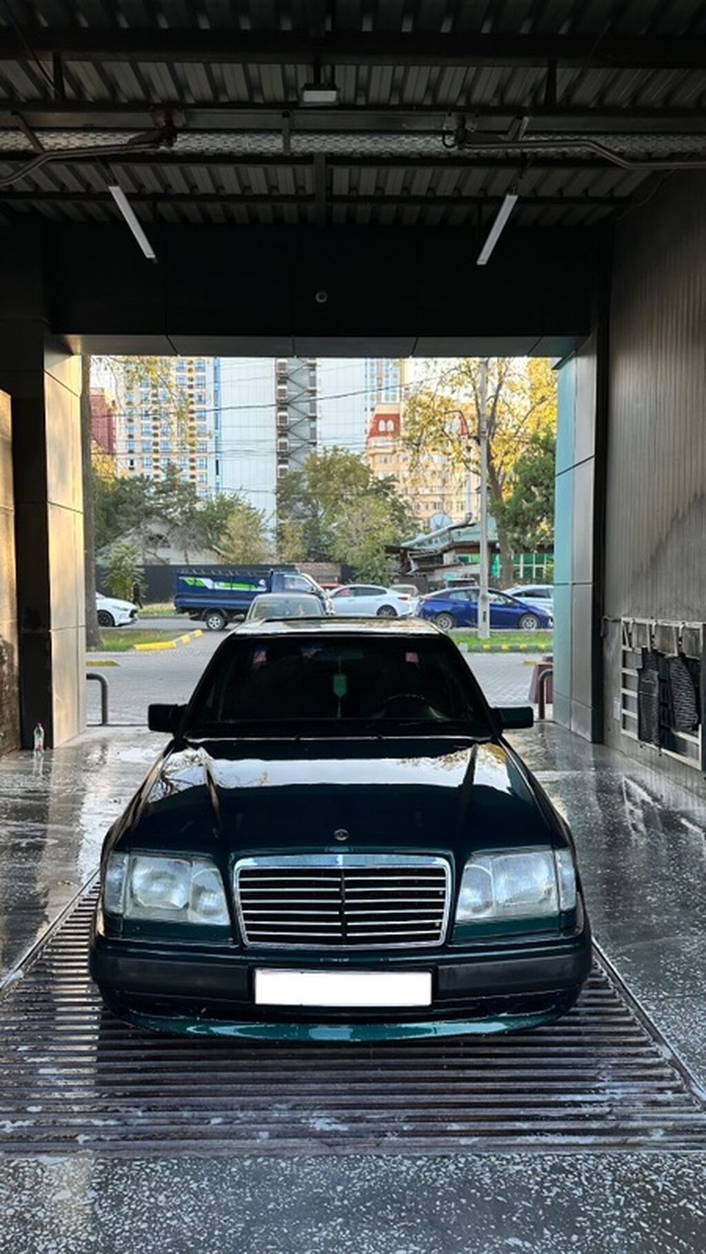 Mercedes-Benz W124: 1995 г., 3.2 л, Автомат, Бензин, Седан: фото 3