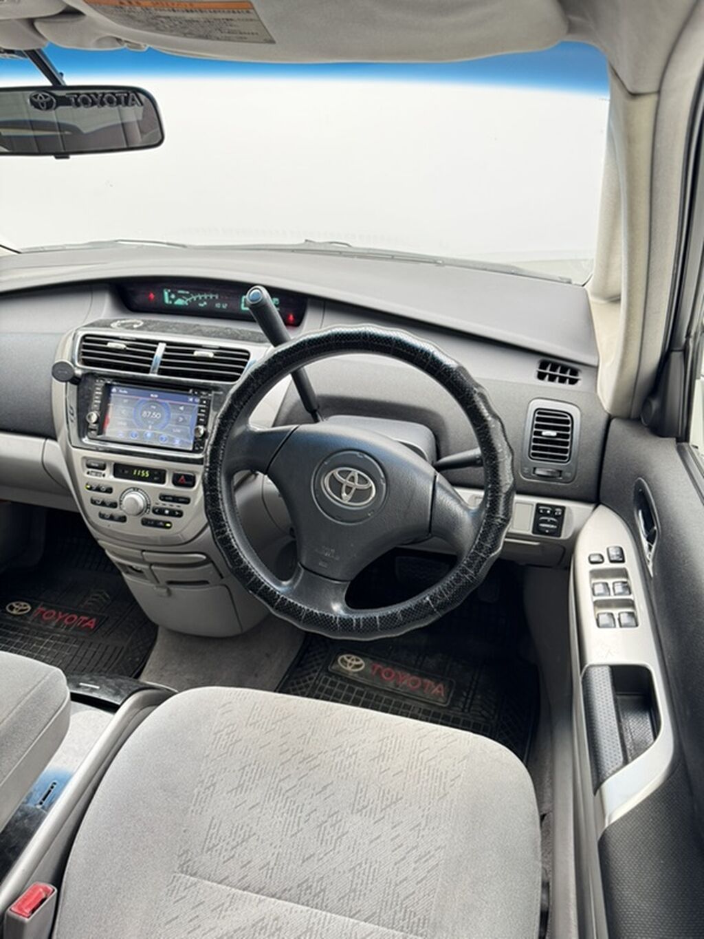 Toyota Opa: 2003 г., 1.8 л, Автомат, Бензин, Хэтчбэк: фото 8