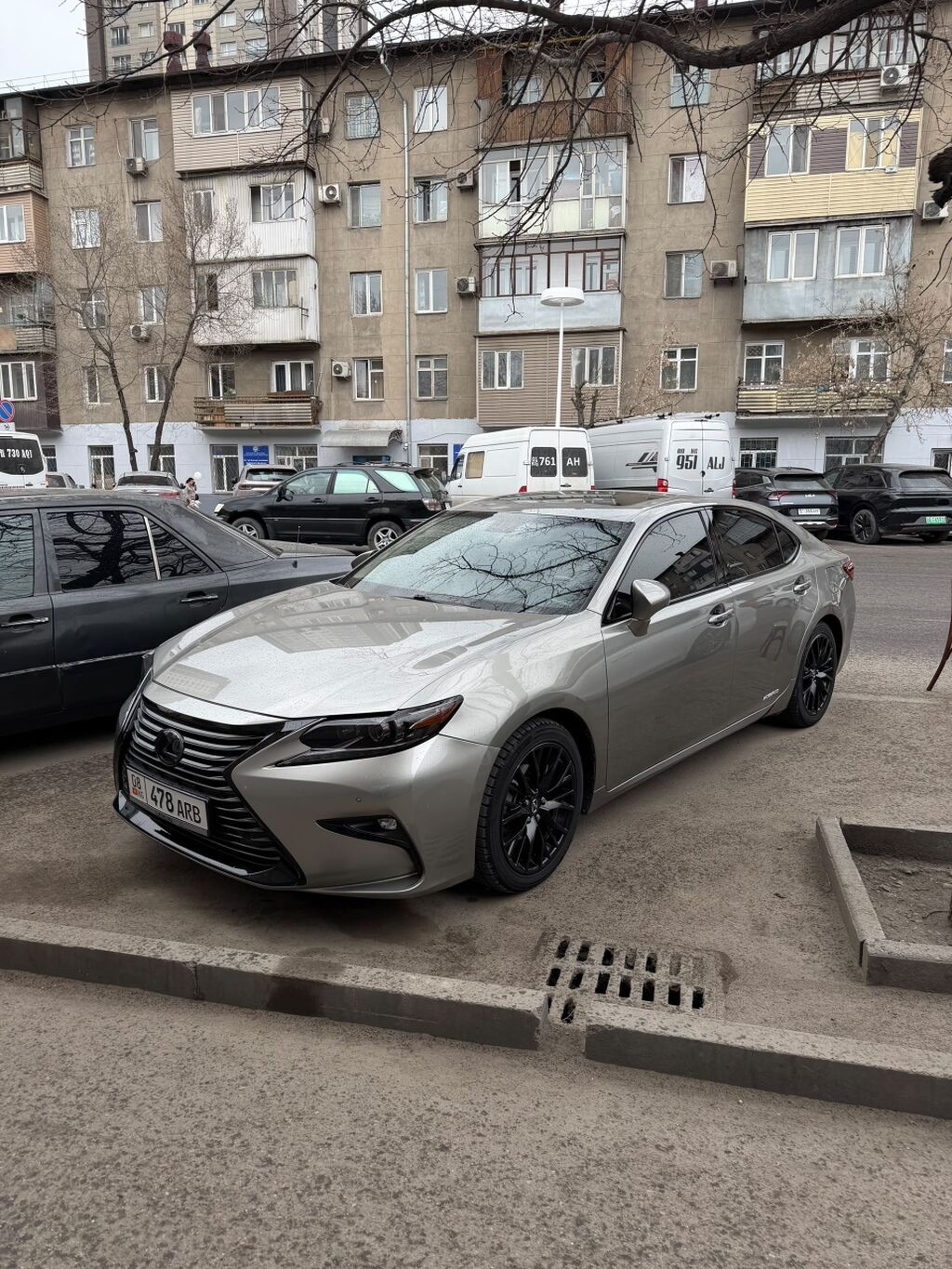 Lexus ES: 2017 г., 2.5 л, Гибрид, Седан: фото 2