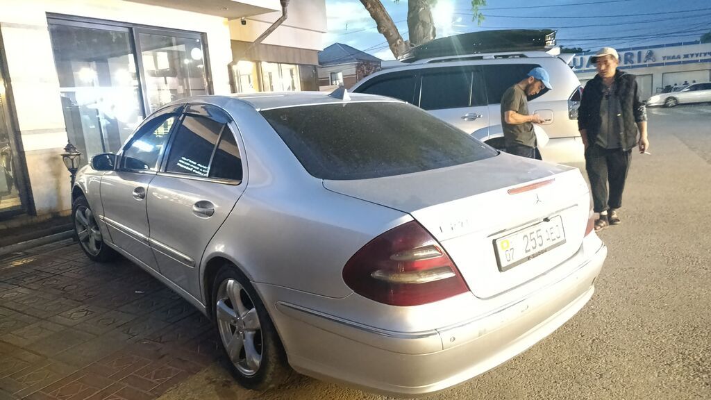 Mercedes-Benz E-Class: 2002 г., Дизель, Седан: фото 2