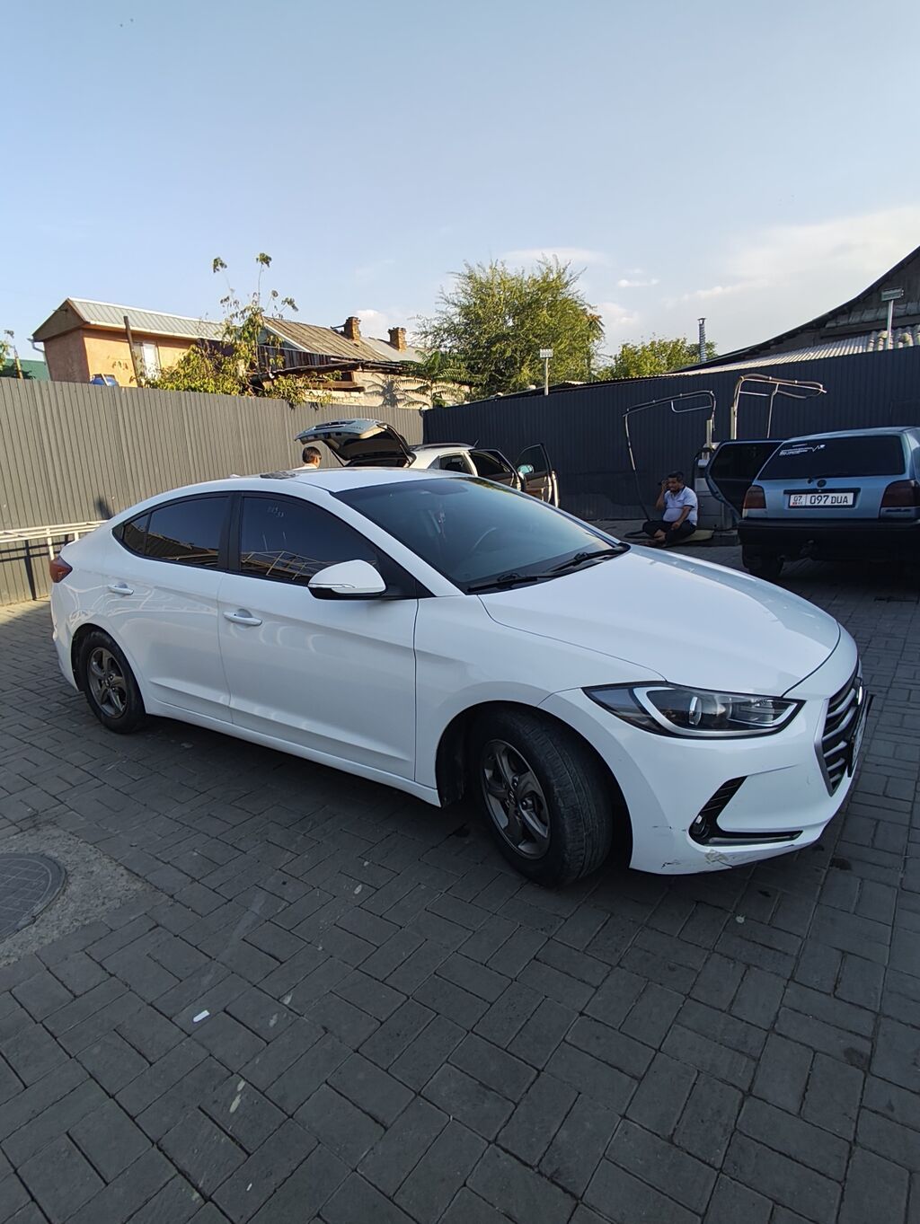 Hyundai Avante: 2018 г., 1.6 л, Автомат, Бензин, Седан: фото 3
