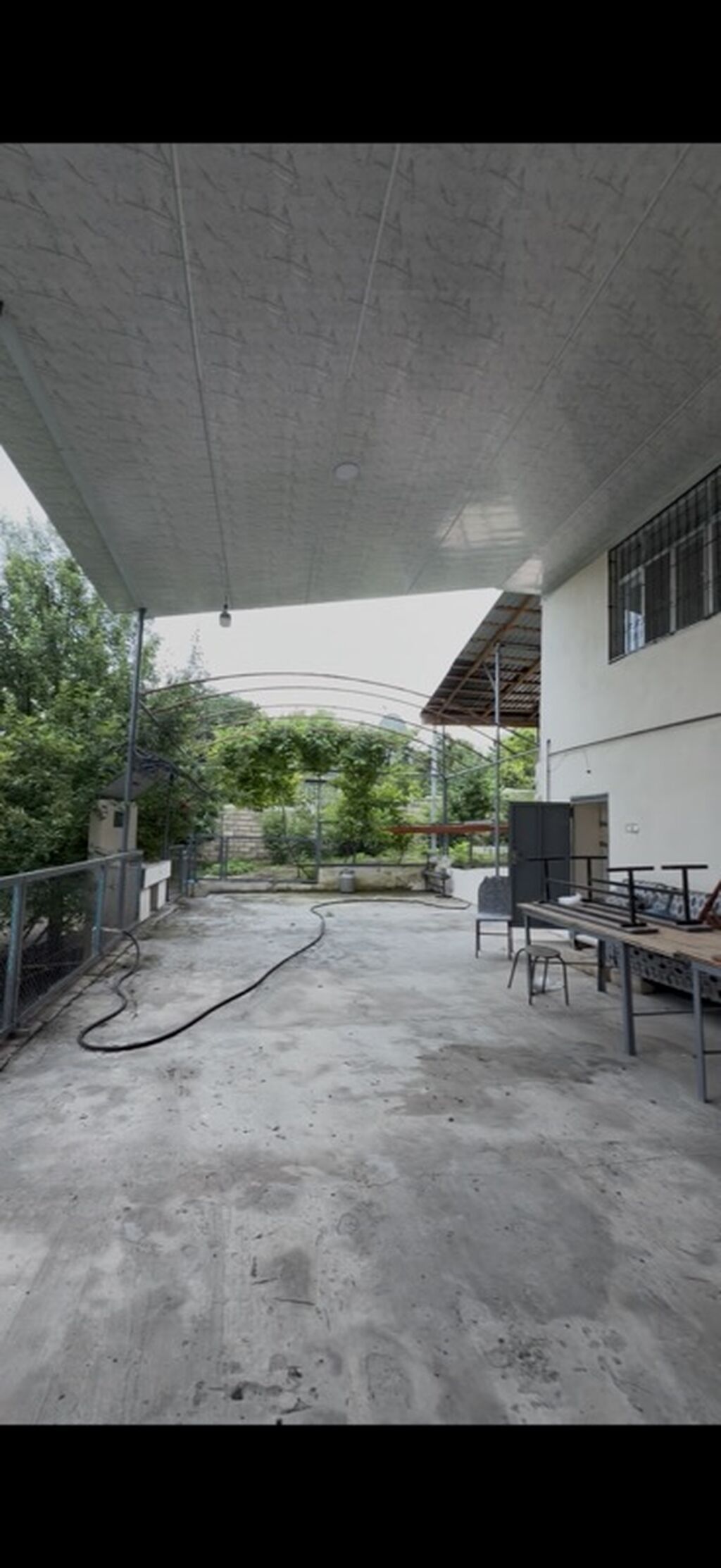 8 sot mehle 2 mertebe qaz işiq su herşey icinde 1 kuxna aşagida 2