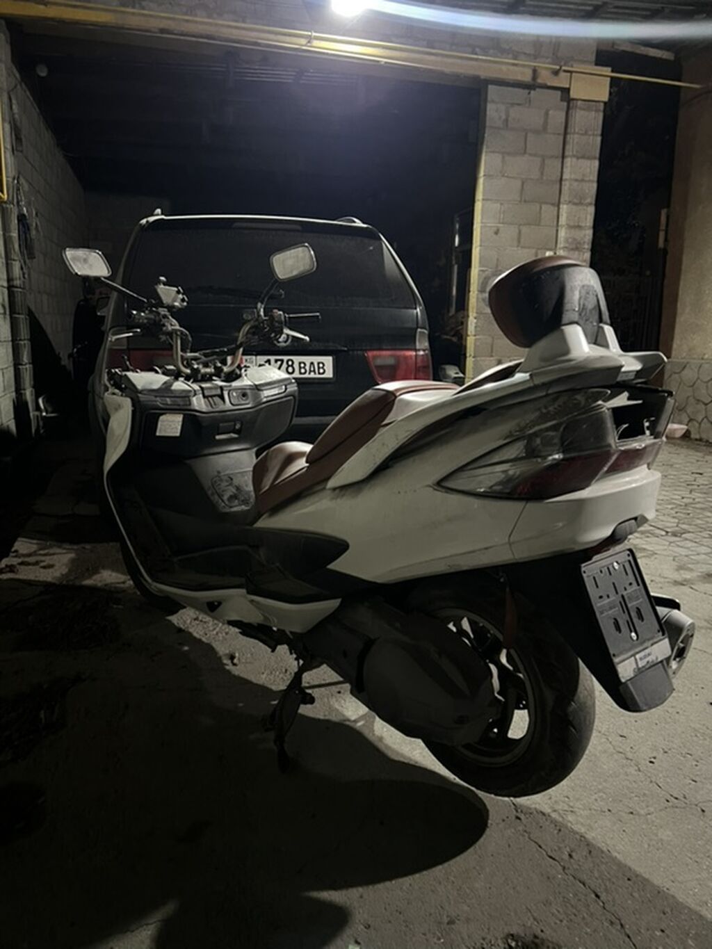 Макси‑скутер Suzuki Burgman (серия 400) в комплектации для дальних: фото 3
