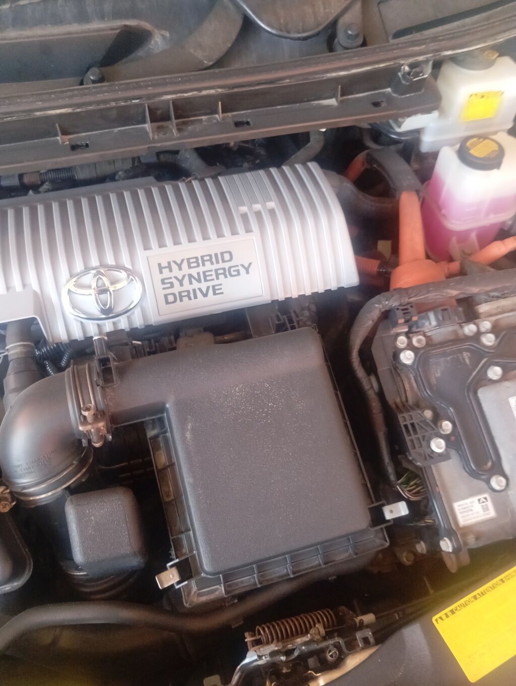 Toyota Prius: 2011 г., 1.8 л, Автомат, Гибрид, Лифтбек: фото 4