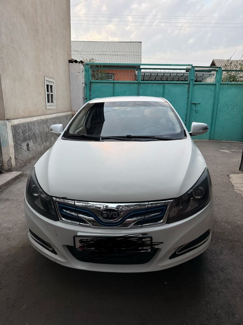 BYD E5: 2019 г., 1.6 л, Автомат, Электромобиль, Седан: фото 1