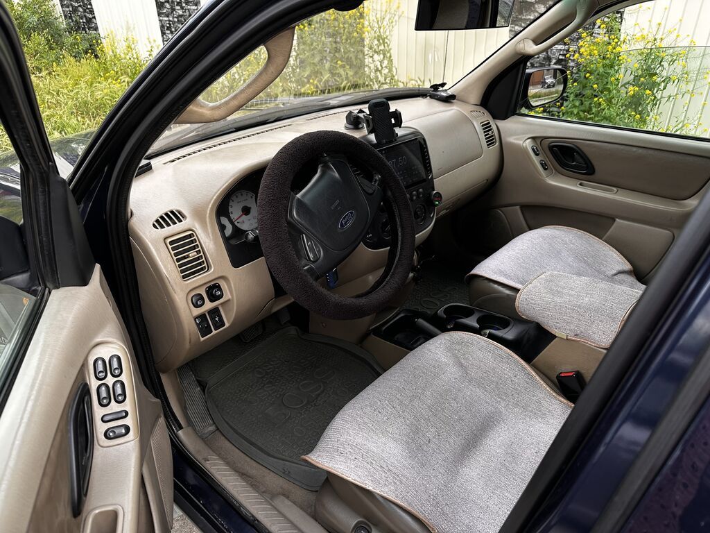 Ford Maverick: 2004 г., 3 л, Автомат, Газ, Кроссовер: фото 3