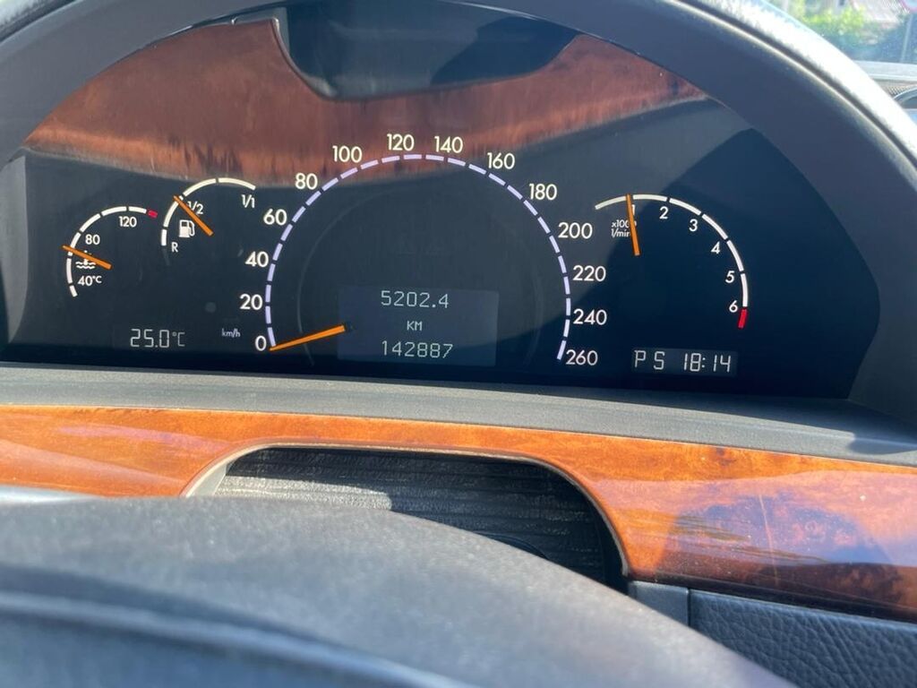 Mercedes-Benz 220: 2000 г., 5 л, Автомат, Бензин, Седан: фото 4