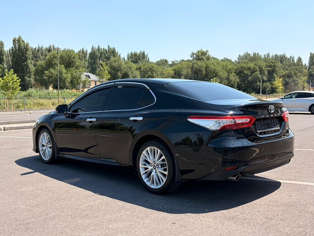 Toyota Camry: 2018 г., 3.5 л, Автомат, Бензин, Седан — фото 4