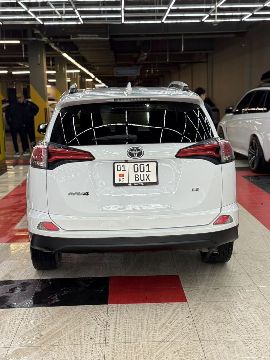 Toyota RAV4: 2015 г., 2.5 л, Автомат, Бензин, Кроссовер: фото 3