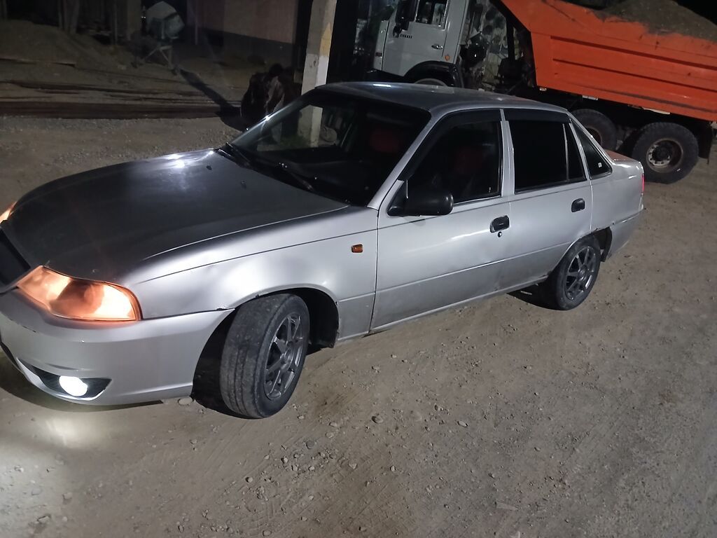 Daewoo Nexia: 2011 г., 1.5 л, Механика, Бензин, Седан: фото 3