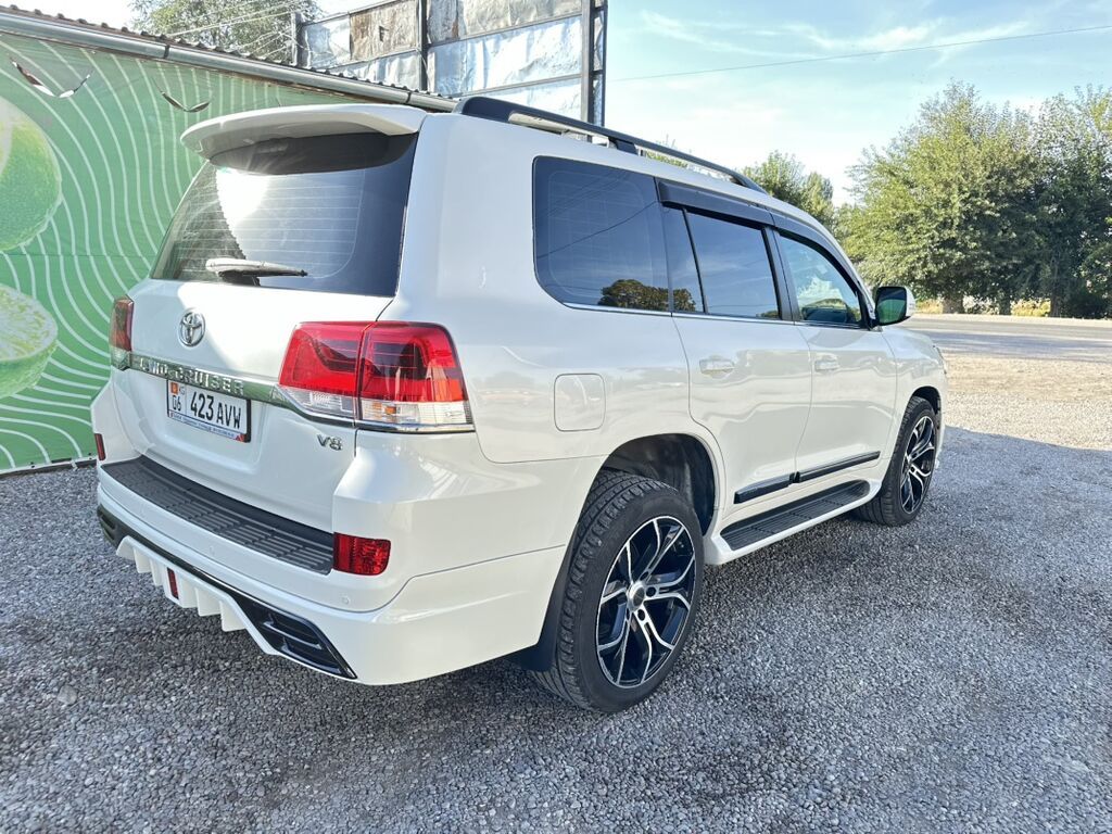 Toyota Land Cruiser: 2016 г., 4.5 л, Автомат, Дизель, Внедорожник: фото 3