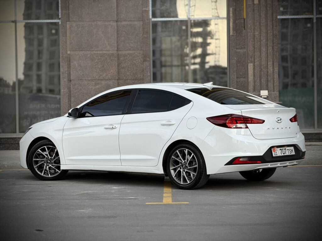 Hyundai Avante: 2019 г., 1.6 л, Автомат, Бензин, Седан: фото 4