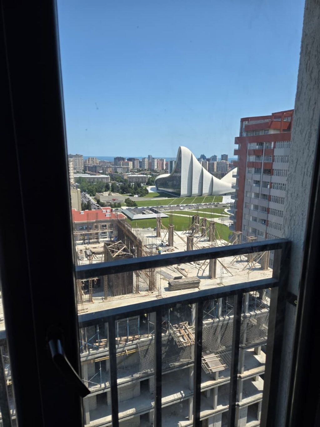 ✨ **WHITE STONE TOWERS-DƏ LÜKS 2 OTAQLI MƏNZİL KİRAYƏ VERİLİR** 🏡 **2