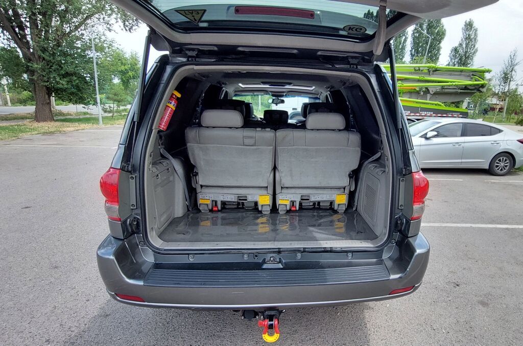 Toyota Sequoia: 2005 г., 4.7 л, Автомат, Газ, Внедорожник: фото 8