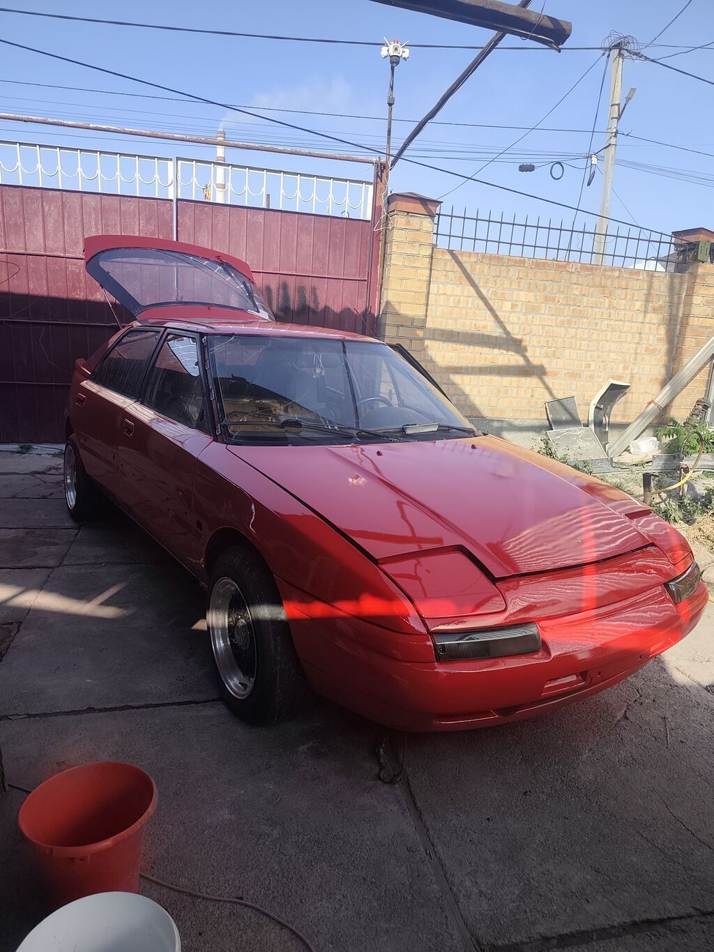 Mazda 323: 1991 г., 1.8 л, Механика, Бензин, Хэтчбэк: фото 2