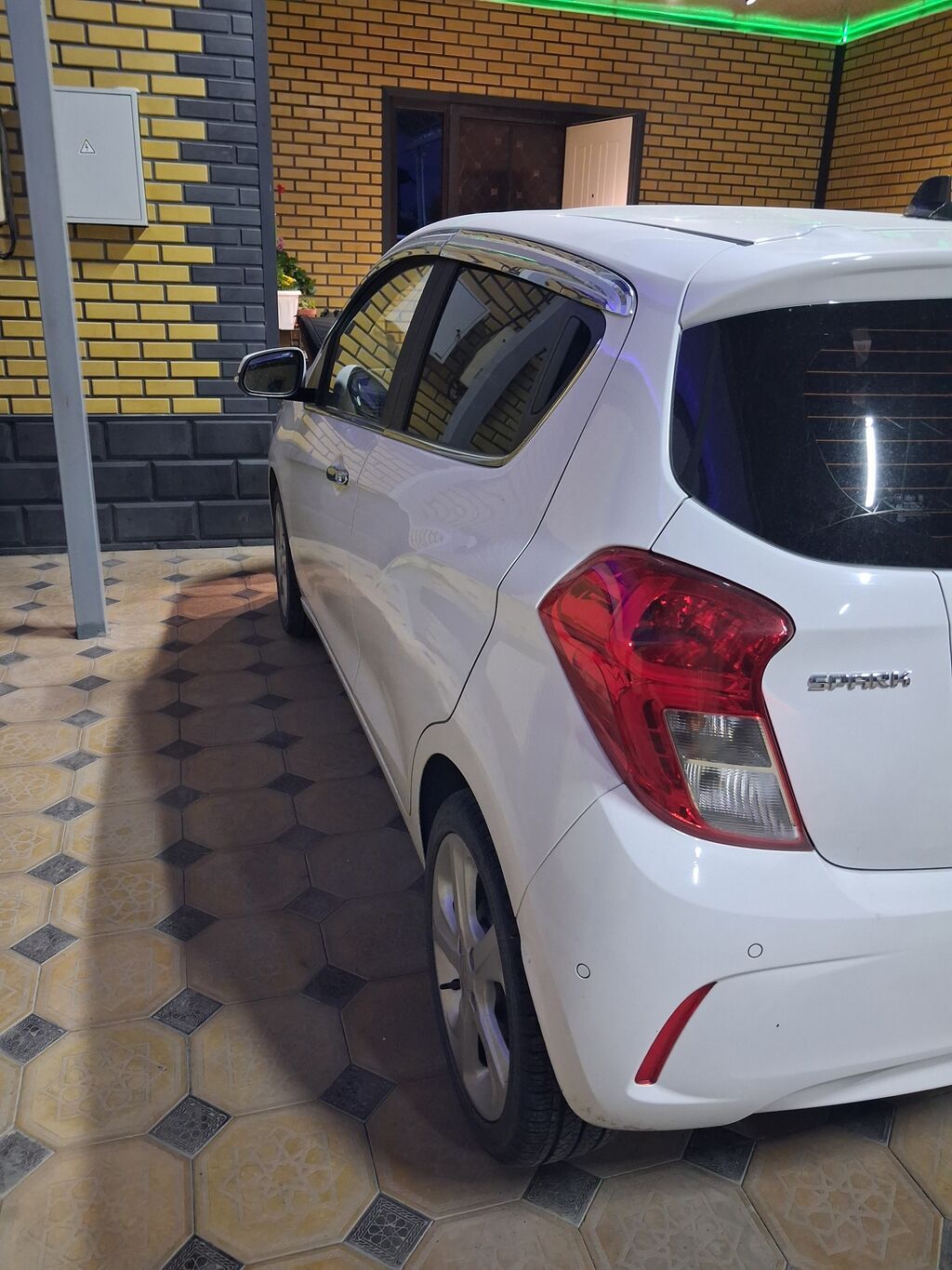 Chevrolet Spark: 2019 г., 0.1 л, Автомат, Бензин, Хэтчбэк: фото 3