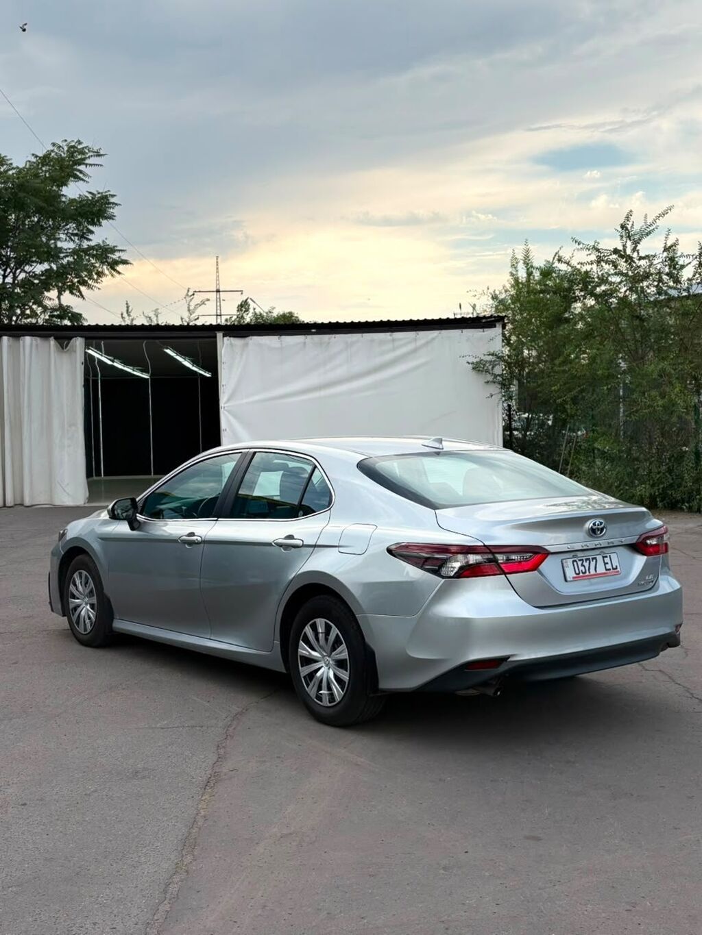 Toyota Camry: 2022 г., 2.5 л, Вариатор, Гибрид, Седан: фото 4