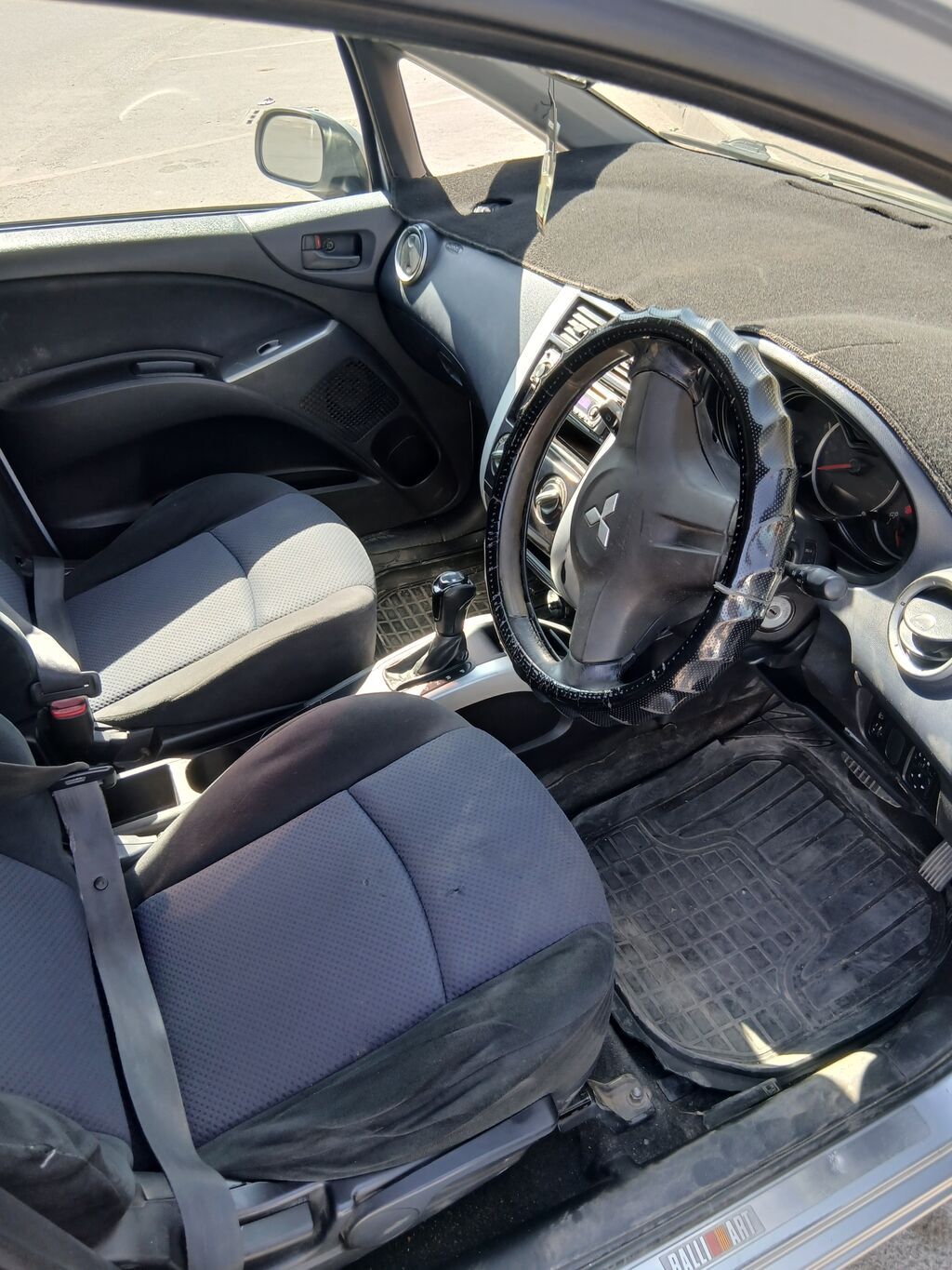 Mitsubishi Colt: 2005 г., Автомат, Бензин, Хэтчбэк: фото 2