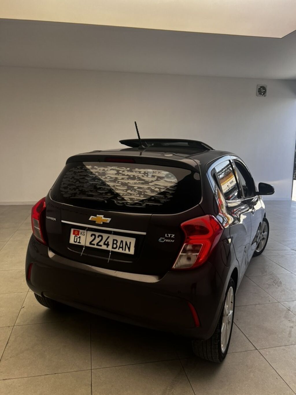 Chevrolet Spark: 2015 г., 1 л, Автомат, Бензин, Хэтчбэк: фото 3