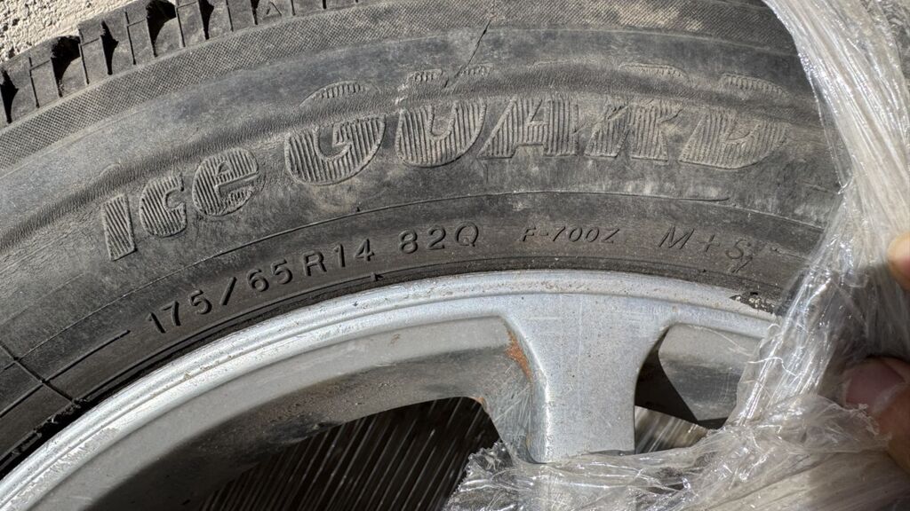 Колеса в сборе 175 / 65 / R 14, Зимняя шипованная, Б/у, Комплект, Легковые, Литые, отверстий - 4: фото 6