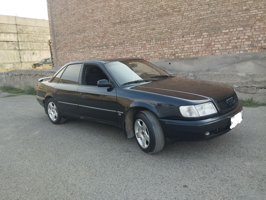 Audi 100