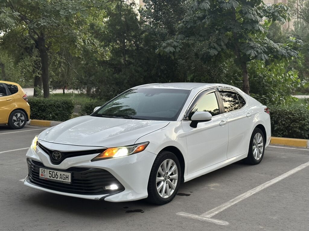 Toyota Camry: 2018 г., 2.5 л, Автомат, Бензин, Седан: фото 3