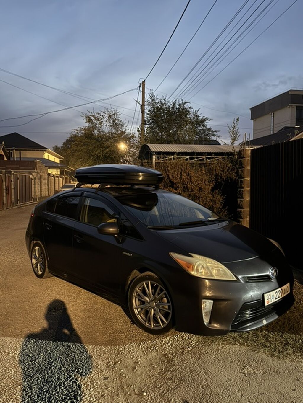 Toyota Prius: 2013 г., 1.8 л, Вариатор, Гибрид, Хэтчбэк: фото 3