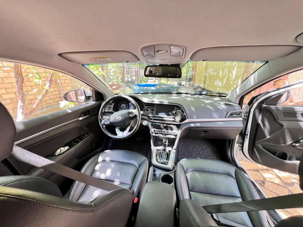 Hyundai Elantra: 2018 г., 1.6 л, Автомат, Бензин, Седан: фото 3