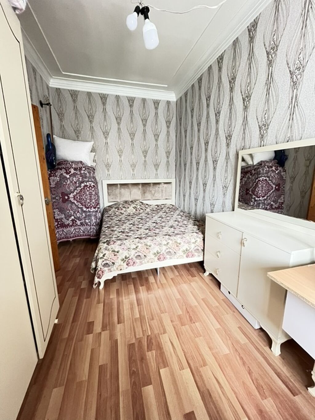 Bakı, 2 otaqlı, Köhnə tikili, m. Qara Qarayev, 45 kv. m
