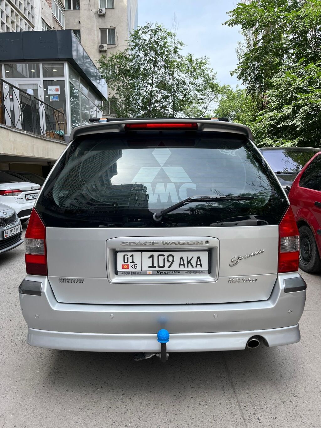 Mitsubishi Space Wagon: 2001 г., 2 л, Механика, Бензин, Минивэн: фото 4