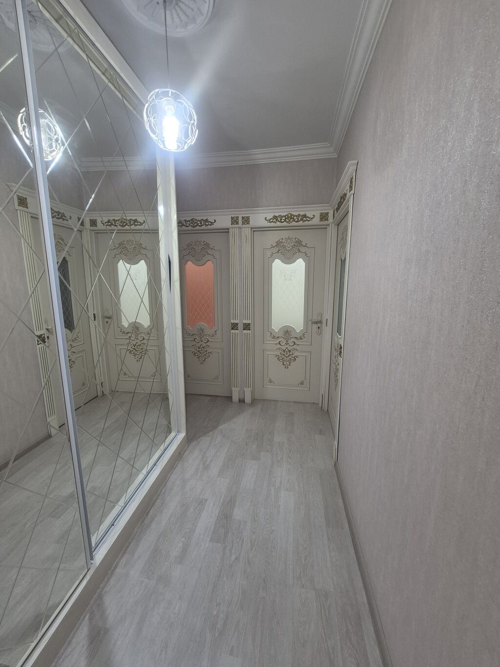Bakı, 7-ci mikrorayon, 3 otaqlı, Köhnə tikili, m. Dərnəgül, 82 kv. m