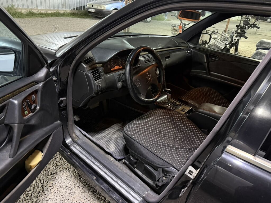 Mercedes-Benz E-Class: 1998 г., 2.4 л, Автомат, Бензин, Седан: фото 5