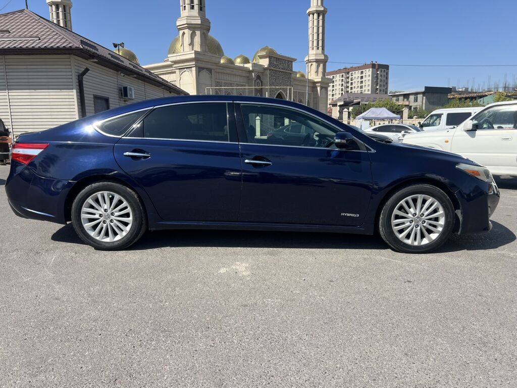 Toyota Avalon: 2013 г., 2.5 л, Вариатор, Гибрид, Седан: фото 4