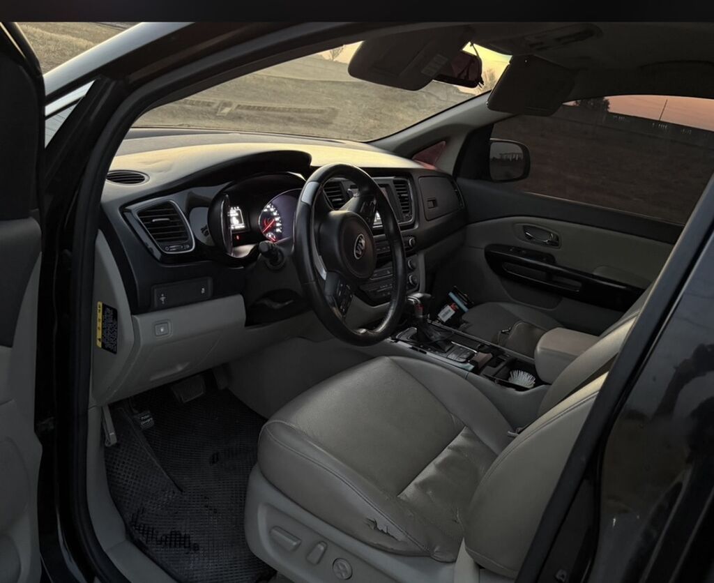 Kia Carnival: 2017 г., 2.2 л, Автомат, Дизель, Минивэн: фото 5