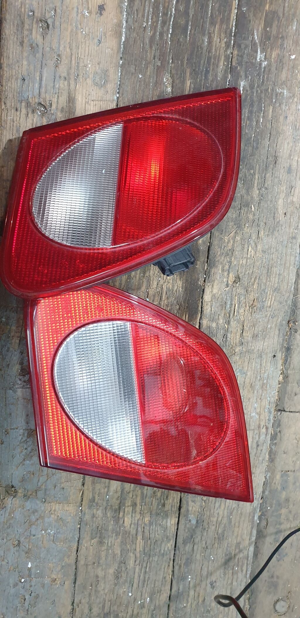 Задние плафоны на крышку багажника на | 1000 KGS | Другие автозапчасти ...