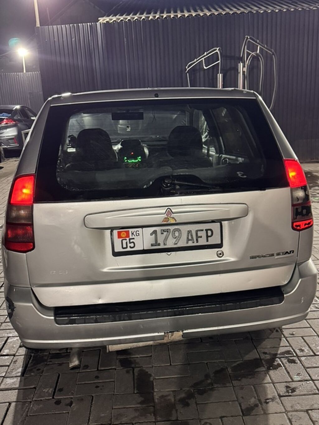 Mitsubishi Space Star: 2001 г., 1.3 л, Механика, Хэтчбэк: фото 4