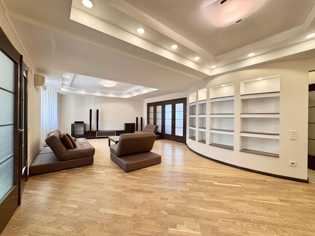 3 комнаты, 123 м², Филармония 6 этаж, Свежий ремонт: фото 2